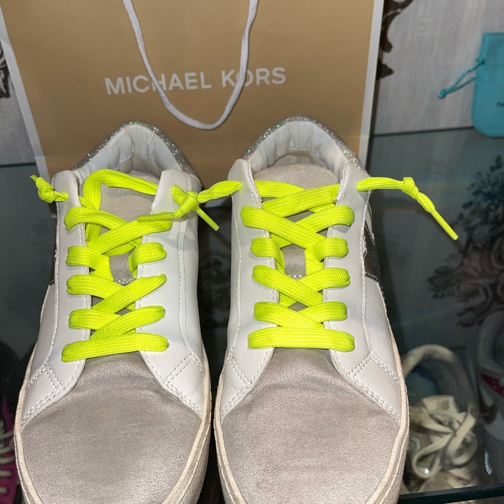 Madden Girl Star Shoes Gem